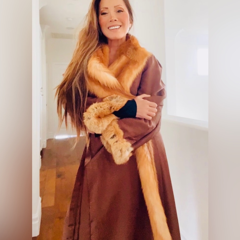 Full length fox fur coat purchase in Aspen CO. worn 1 time. - Picture 16 of 16